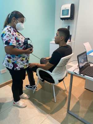 Atención a un paciente en el Centro Médico Albrook View